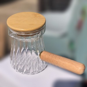 غلاية قهوة زجاج بايركس محزز مع يد وغطاء بامبو 